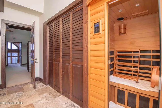 $830,000 | 1006 Foxdale Drive, Maryville, TN 37803