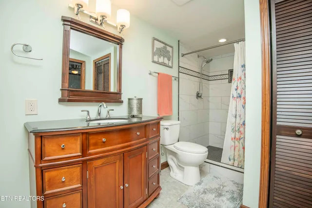 $830,000 | 1006 Foxdale Drive, Maryville, TN 37803