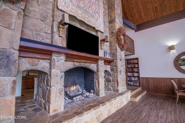 $830,000 | 1006 Foxdale Drive, Maryville, TN 37803