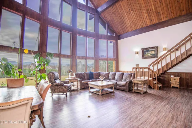 $830,000 | 1006 Foxdale Drive, Maryville, TN 37803