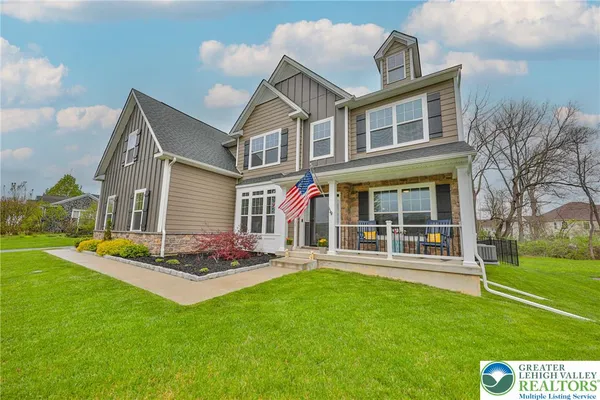 $999,900 | 912 Fairway Drive, Easton, PA 18040