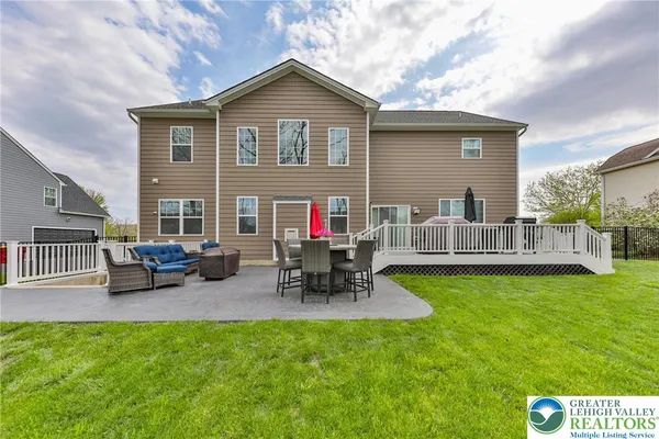 $999,900 | 912 Fairway Drive, Easton, PA 18040
