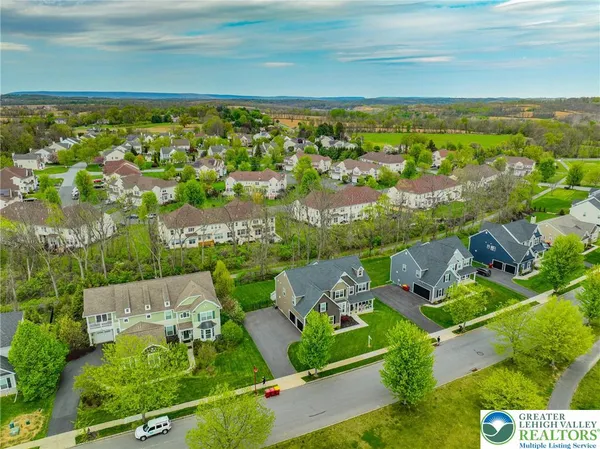 $999,900 | 912 Fairway Drive, Easton, PA 18040