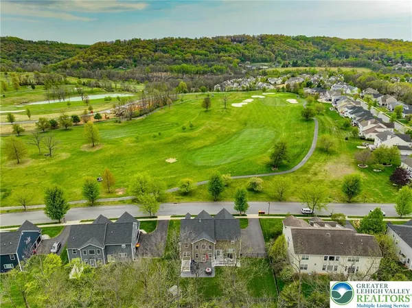 $999,900 | 912 Fairway Drive, Easton, PA 18040