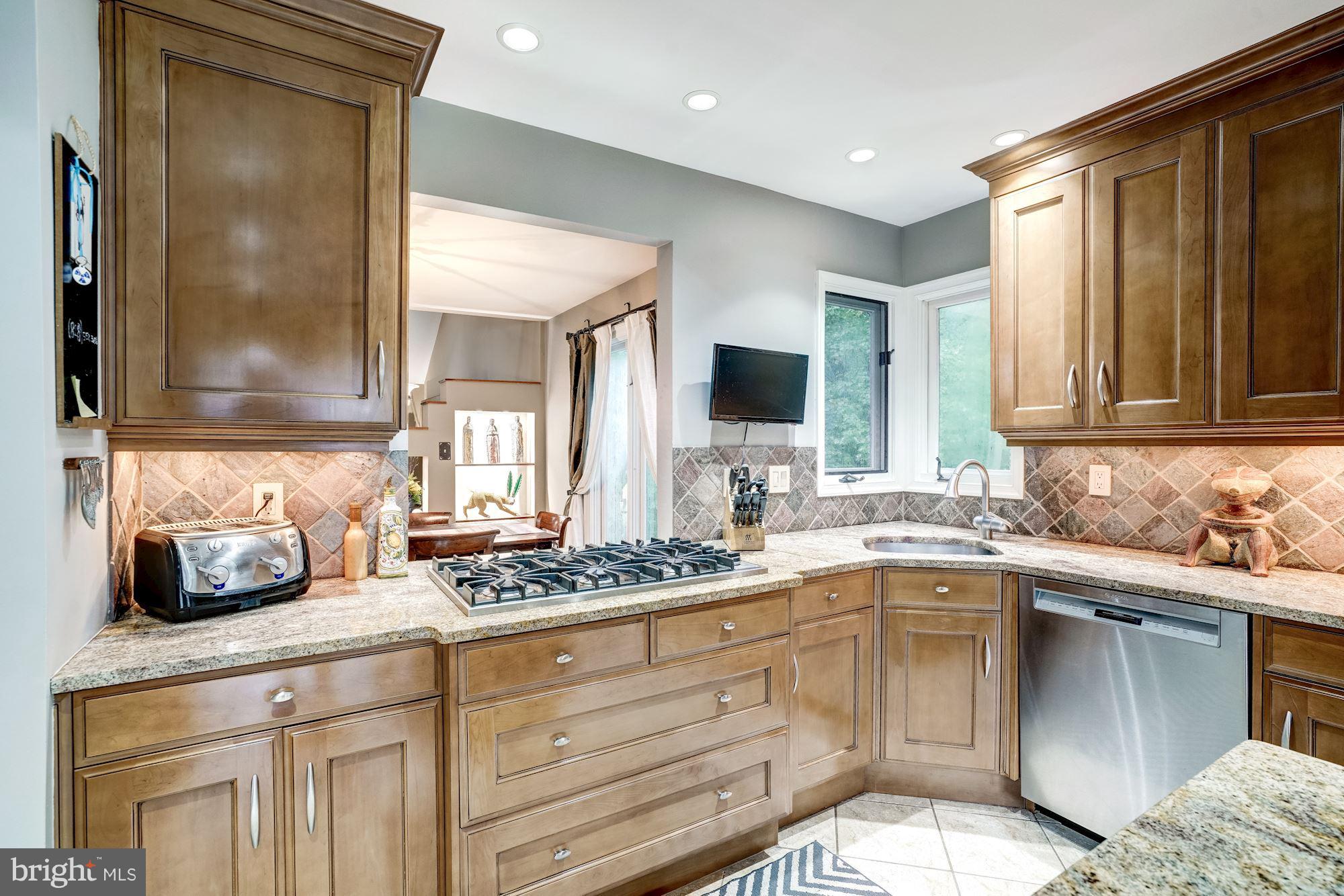 1579 Brass Lantern Way Reston, VA 20194 - Photo 5 of 30 Kitchen
