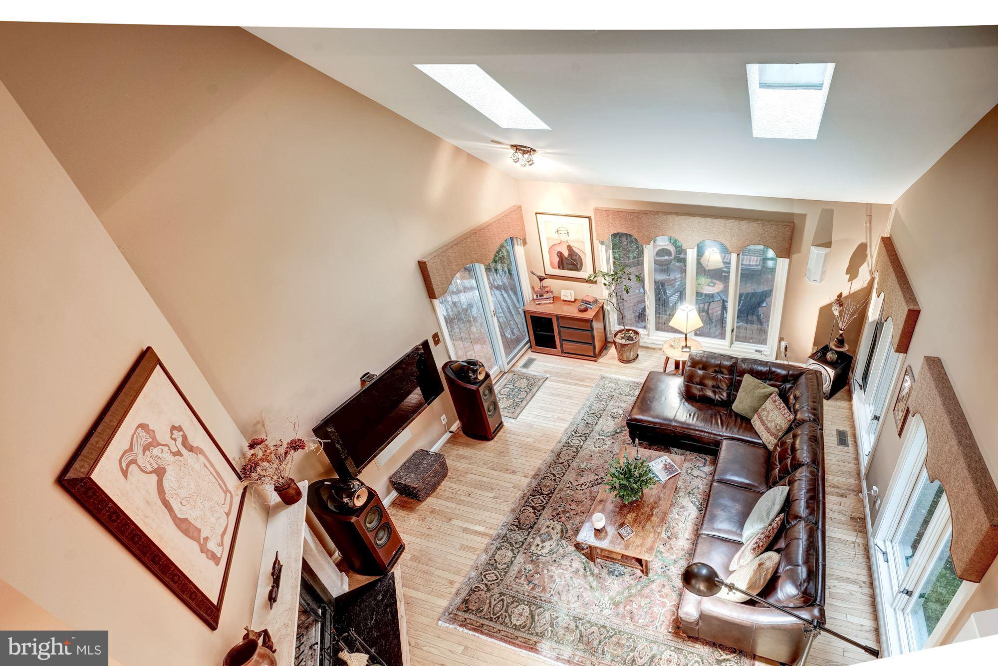 1579 Brass Lantern Way Reston, VA 20194 - Photo 8 of 30 Living Room