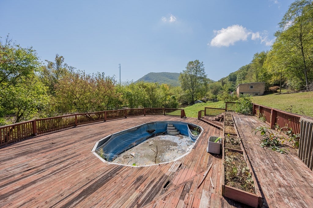 8696 Parrott River Road Parrott, VA 24134 - Photo 13 of 32 Gallery Image 13