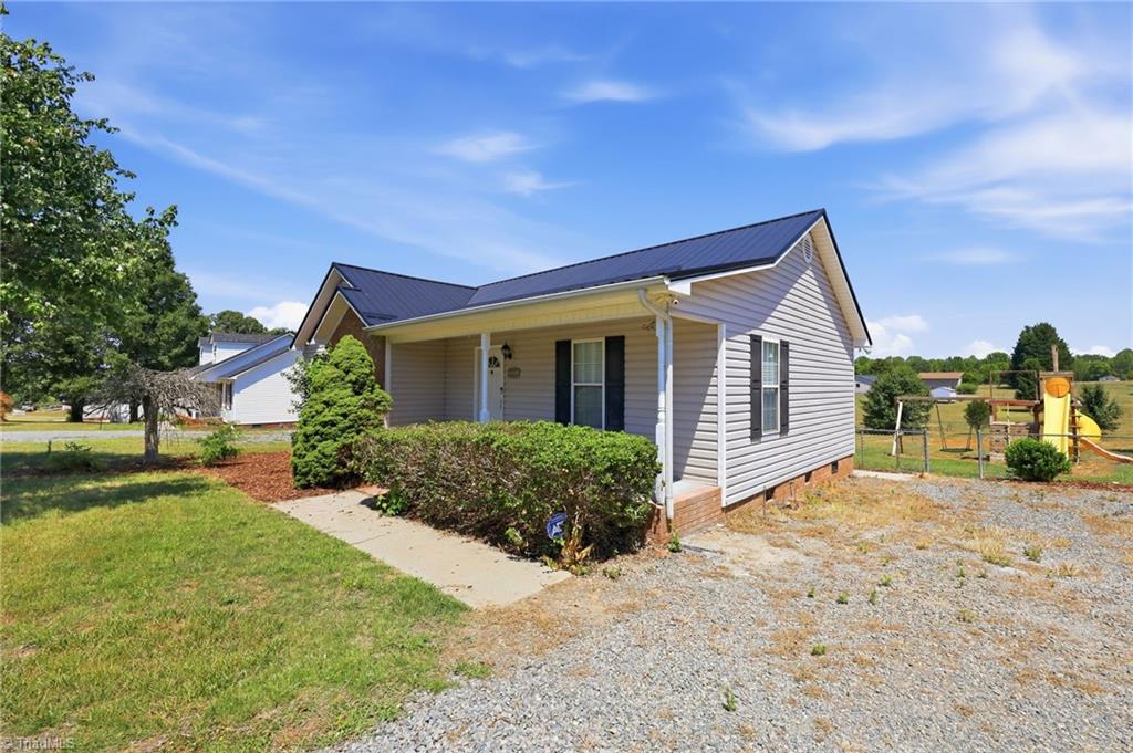 1502 Gibbs Road Reidsville, NC 27320 - Photo 2 of 36