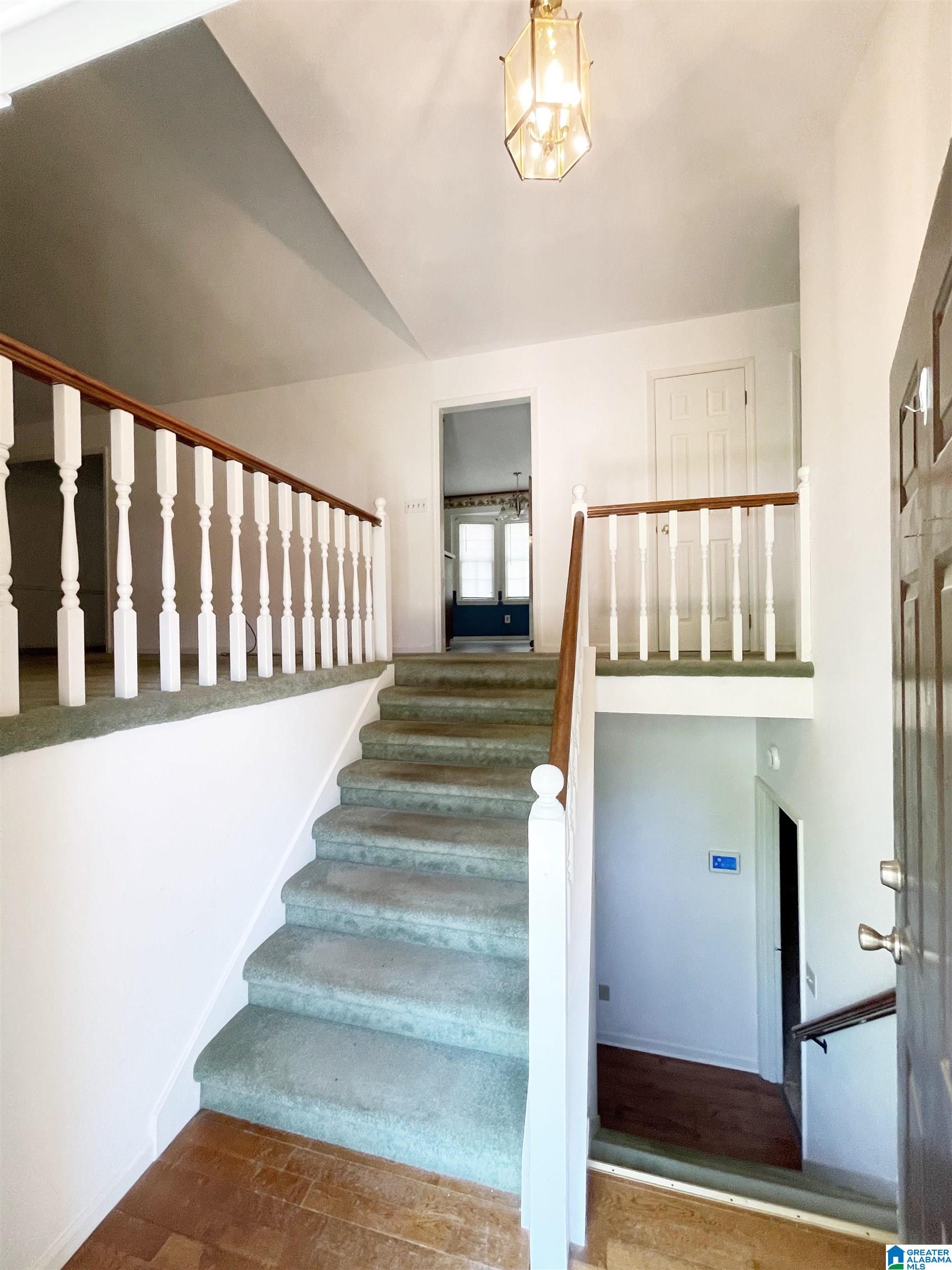 661 Elm Street Southwest Bessemer, AL 35022 - Photo 3 of 30
