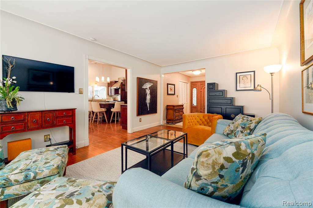34361 Quaker Valley Road Farmington Hills, MI 48331 - Photo 6 of 62 Gallery Image 6