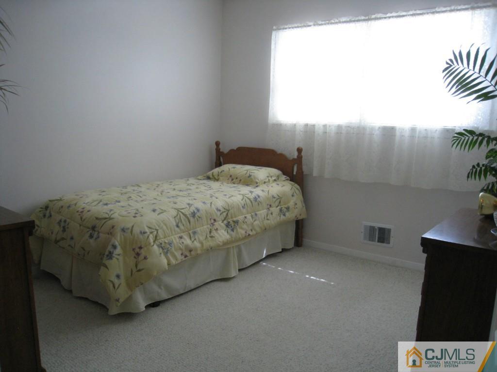 7 Valiant Road East Brunswick, NJ 08816 - Photo 9 of 11 Gallery Image 9
