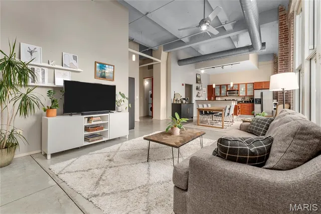 $194,900 | 1136 Washington Avenue, Unit 502, St. Louis, MO 63101