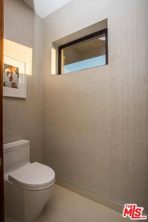 6242 Drexel Avenue Los Angeles, CA 90048 - Photo 18 of 38