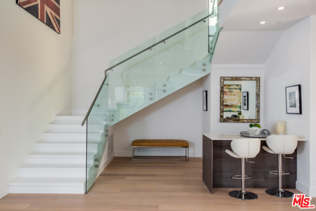 6242 Drexel Avenue Los Angeles, CA 90048 - Photo 7 of 38