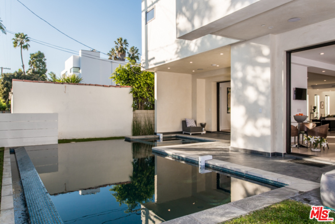 6242 Drexel Avenue Los Angeles, CA 90048 - Photo 10 of 38