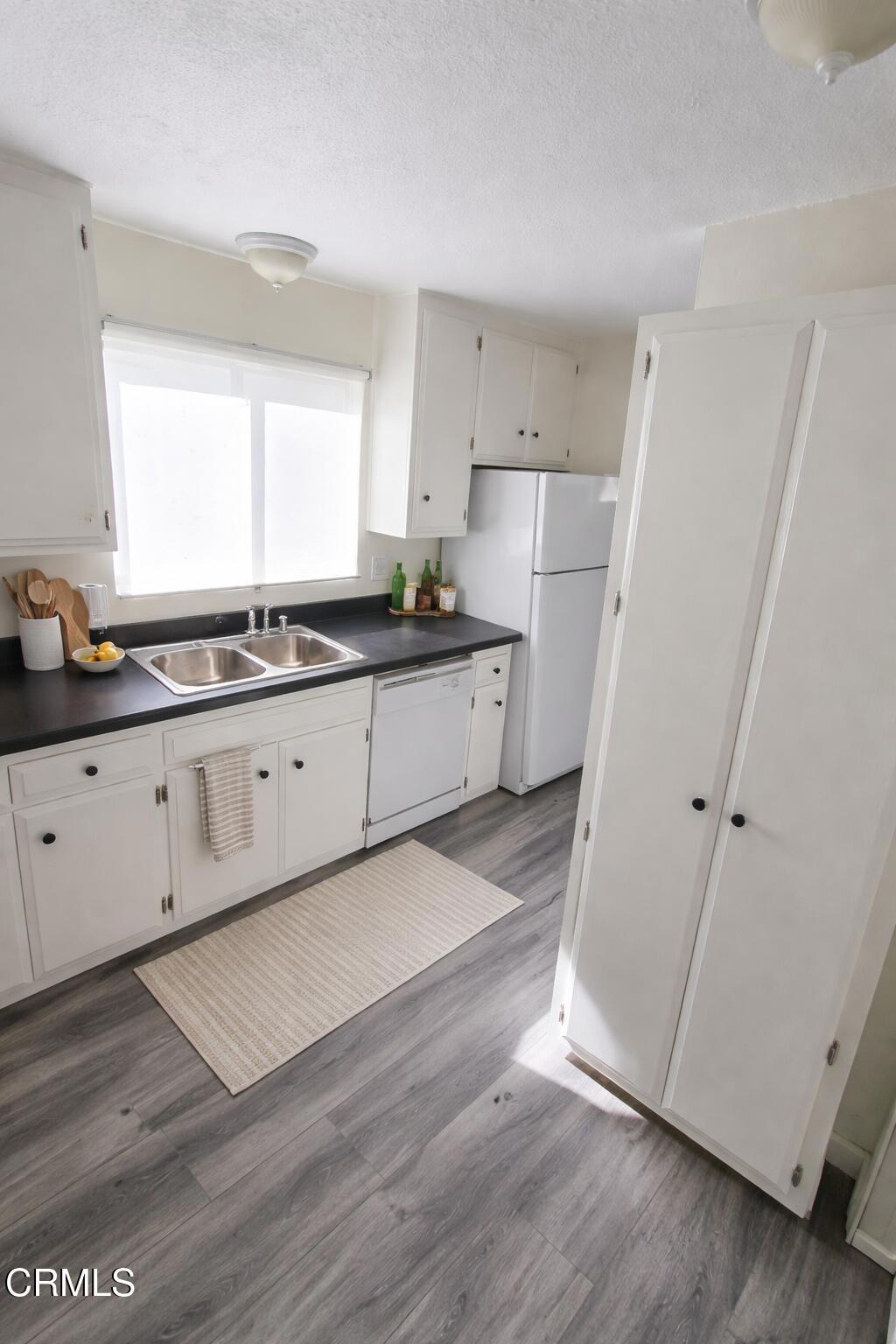 1337 Edgewood Way, Unit 37 Oxnard, CA 93030 - Photo 2 of 12