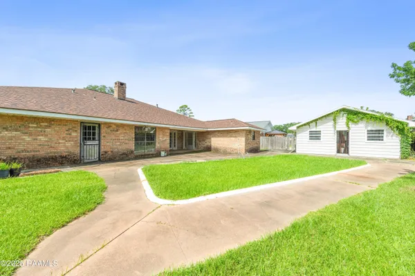 $299,000 | 14 Henrietta Drive, Crowley, LA 70526