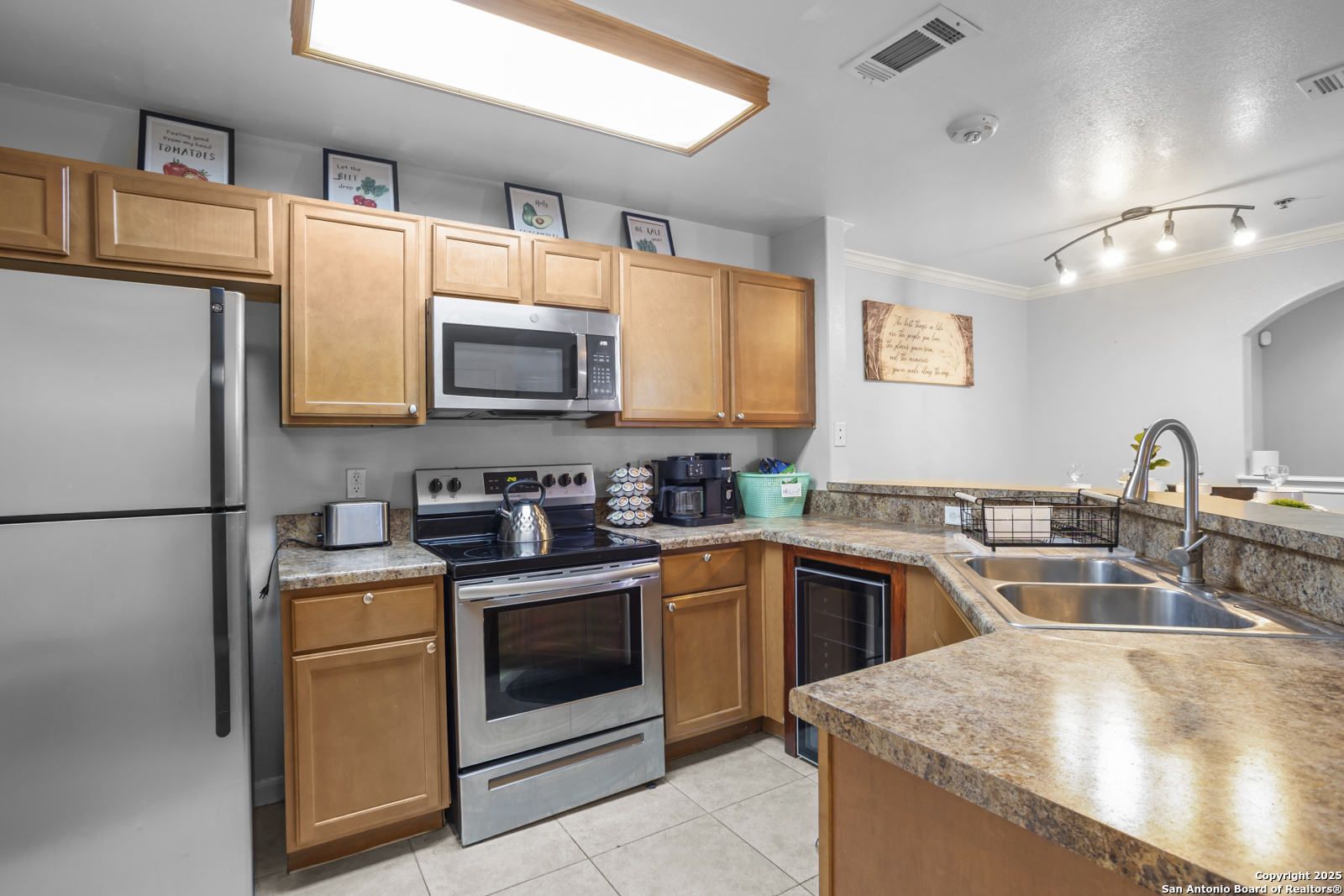 7323 Snowden Road, Unit 1102 San Antonio, TX 78229 - Photo 4 of 23