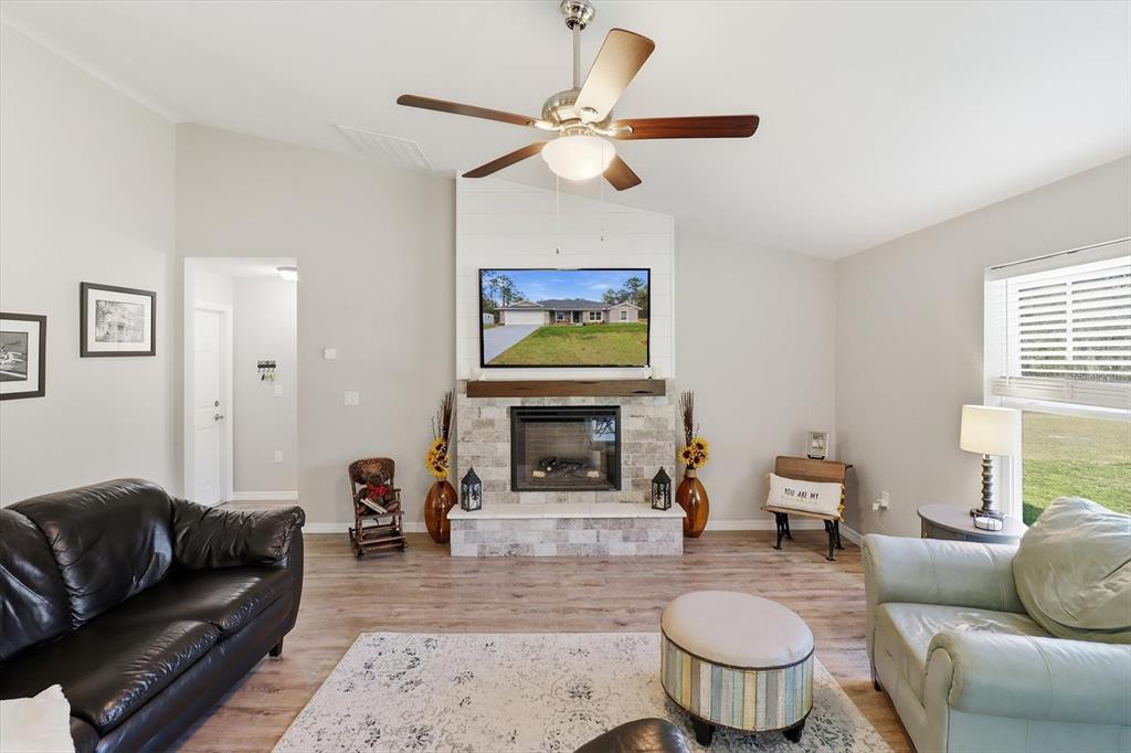 8199 Southwest 129th Terrace Road Dunnellon, FL 34432 - Photo 11 of 47 Gallery Image 11