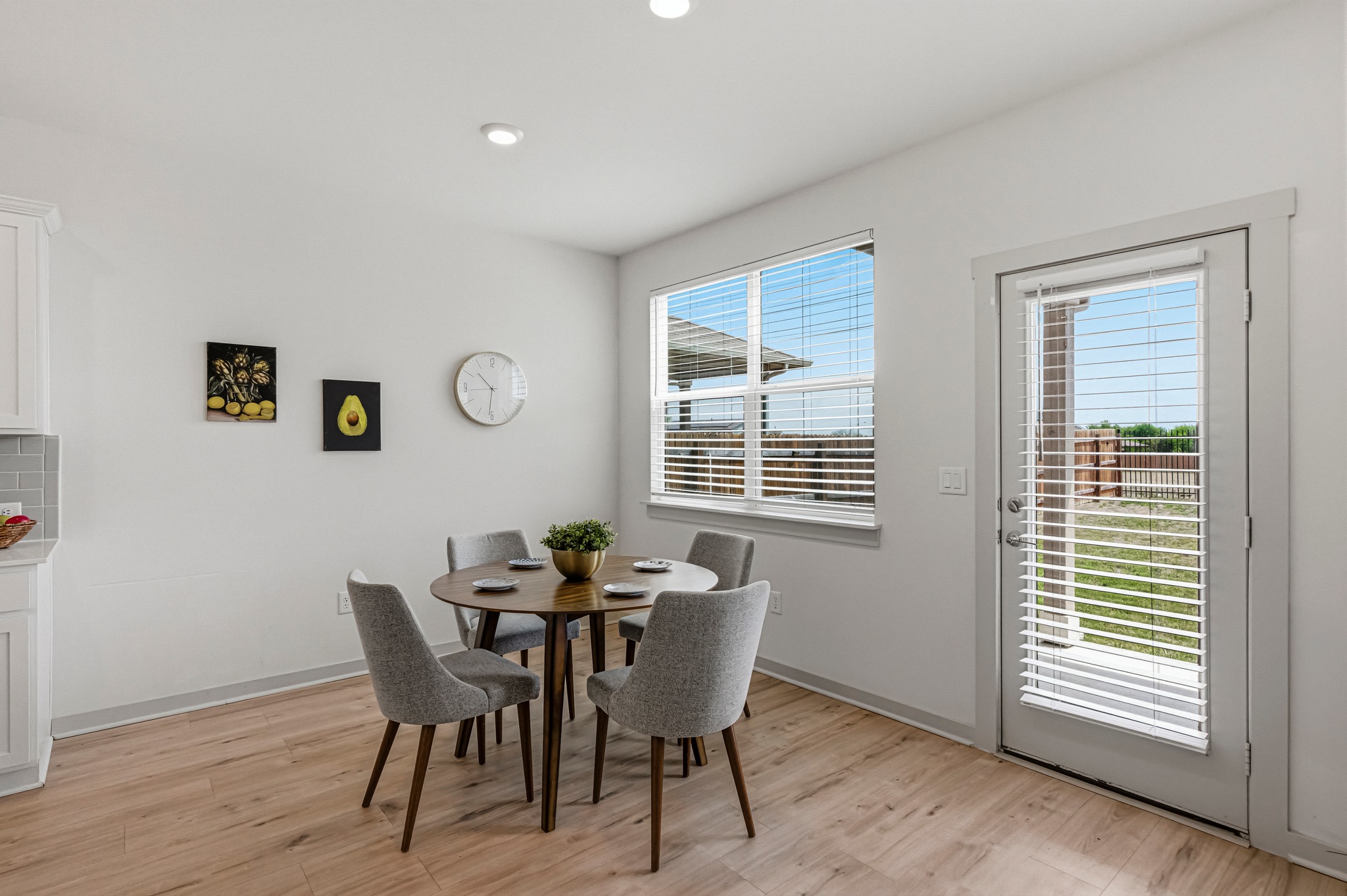 7511 Traylor Cove Austin, TX 78724 - Photo 12 of 40 a dining room with furniture and window
