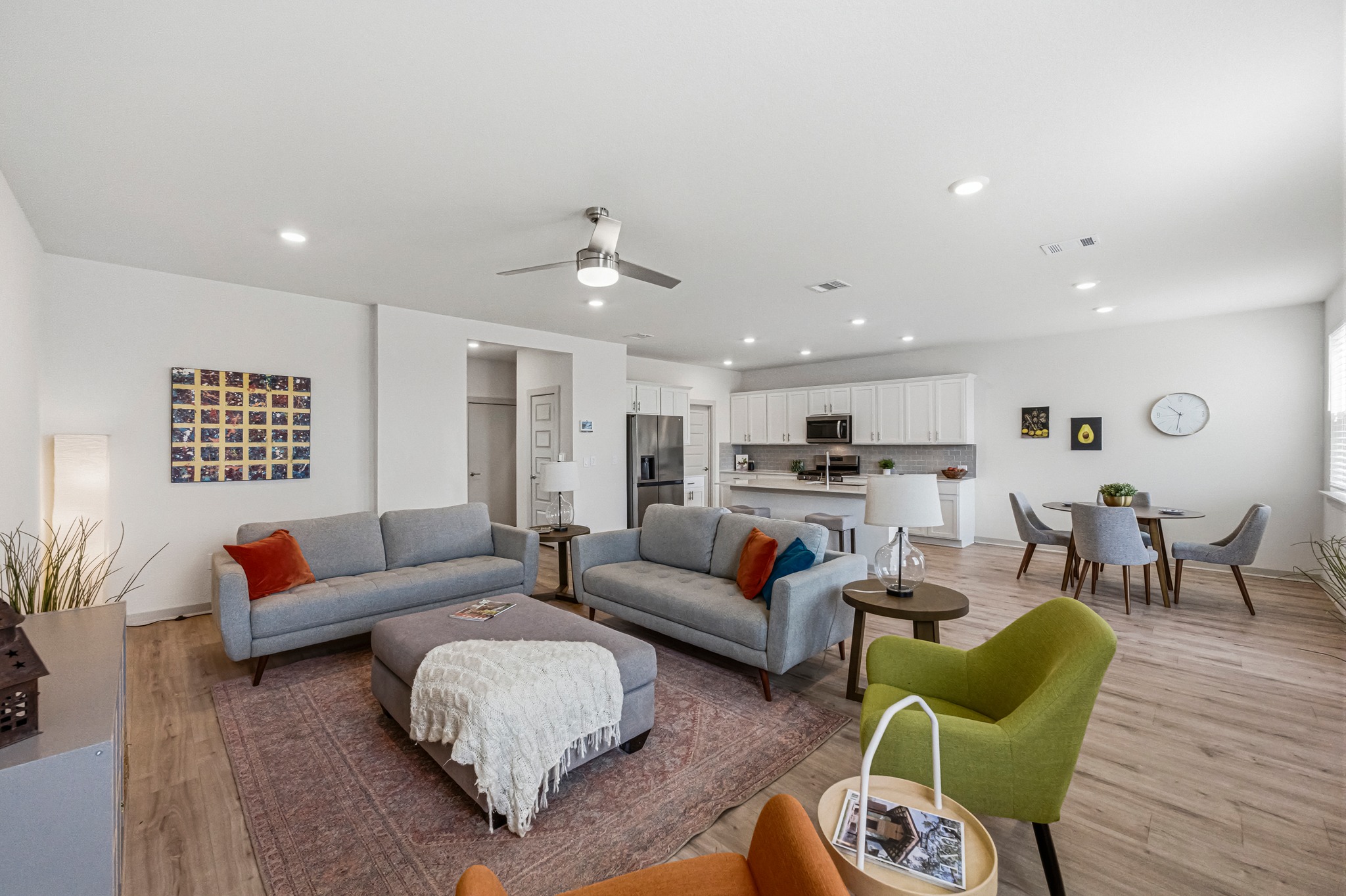 7511 Traylor Cove Austin, TX 78724 - Photo 6 of 40 a living room with furniture kitchen view and a window