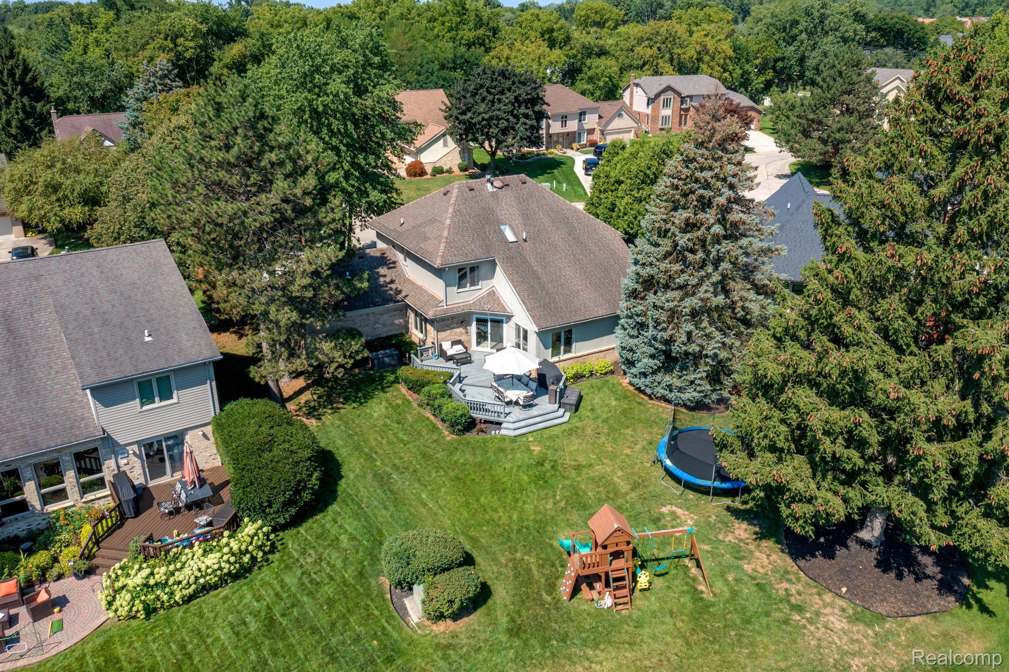 31146 Country Ridge Circle Farmington, MI 48331 - Photo 28 of 31 Gallery Image 28