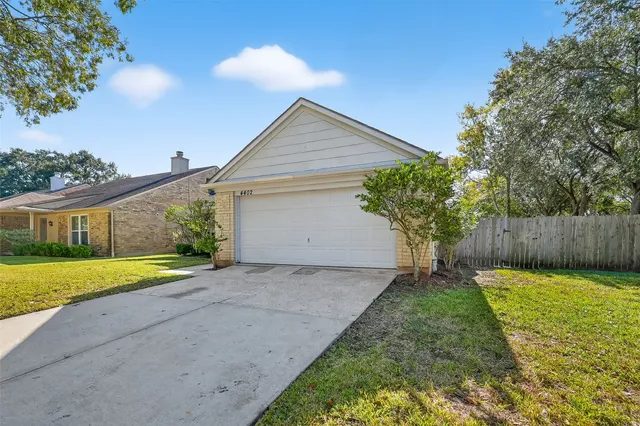 $1,750 | 4402 Misty Mill, Sugar Land, TX 77479