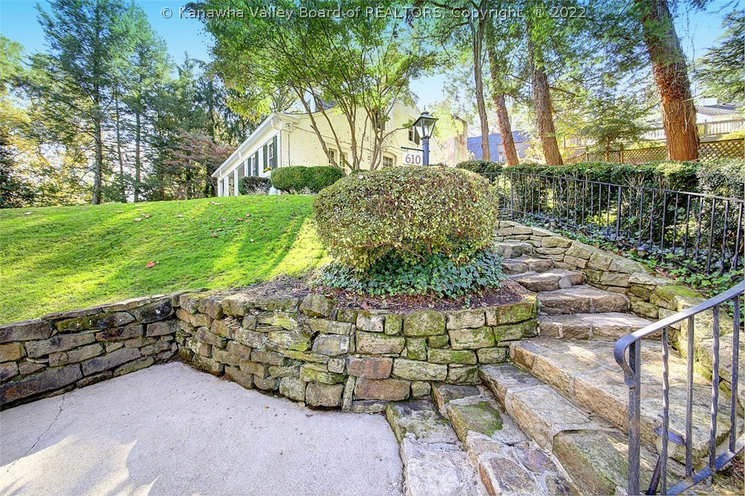 610 Linden Road Charleston, WV 25314 - Photo 4 of 38 Gallery Image 4