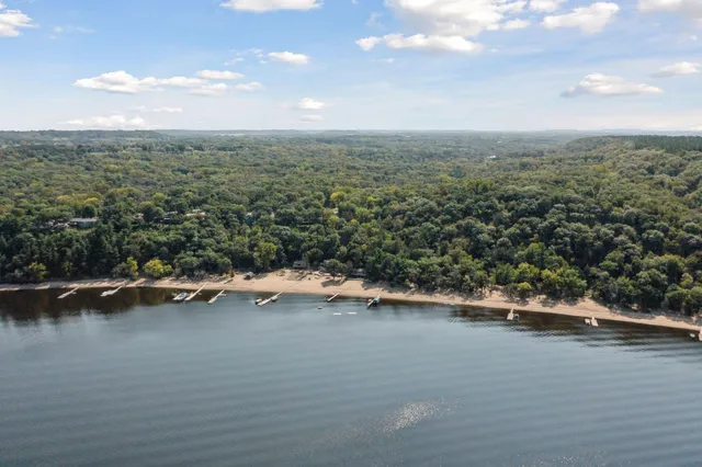 $1,695,000 | 24 Cove Road, Hudson, WI 54016