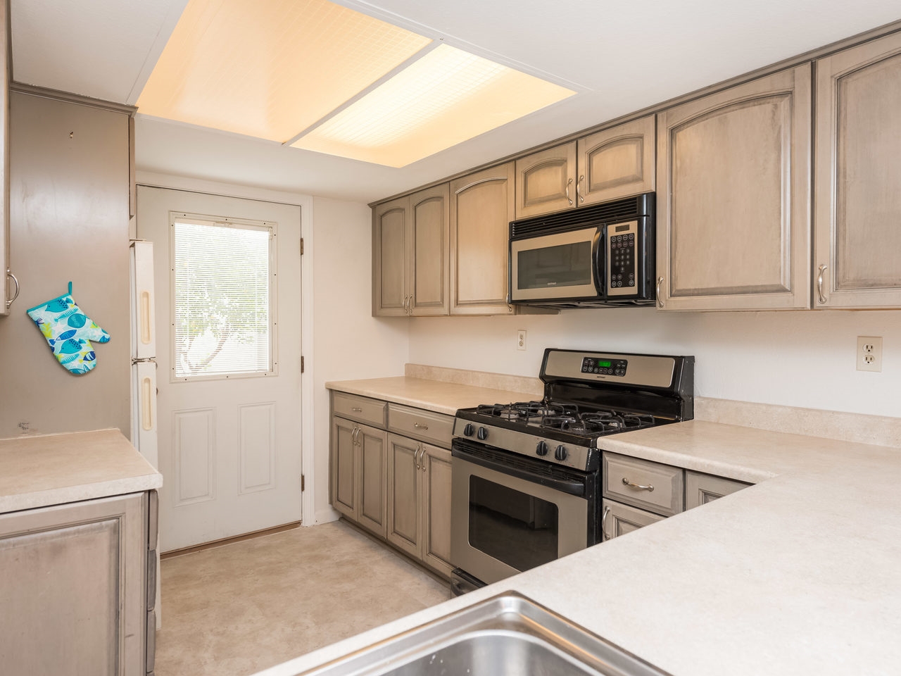 8722 Spring Canyon Drive Spring Valley, CA 91977 - Photo 5 of 23 Gallery Image 5