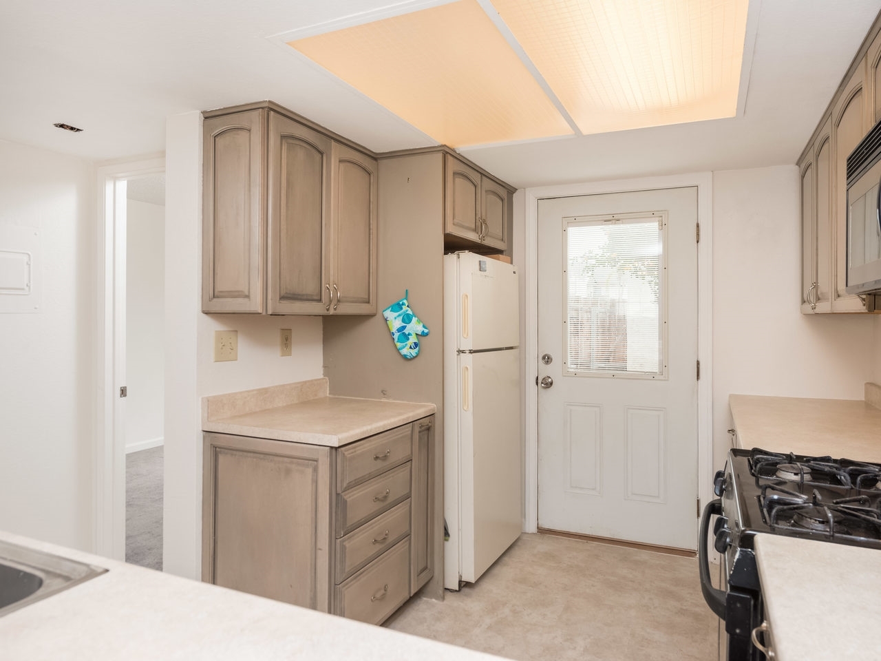 8722 Spring Canyon Drive Spring Valley, CA 91977 - Photo 6 of 23 Gallery Image 6