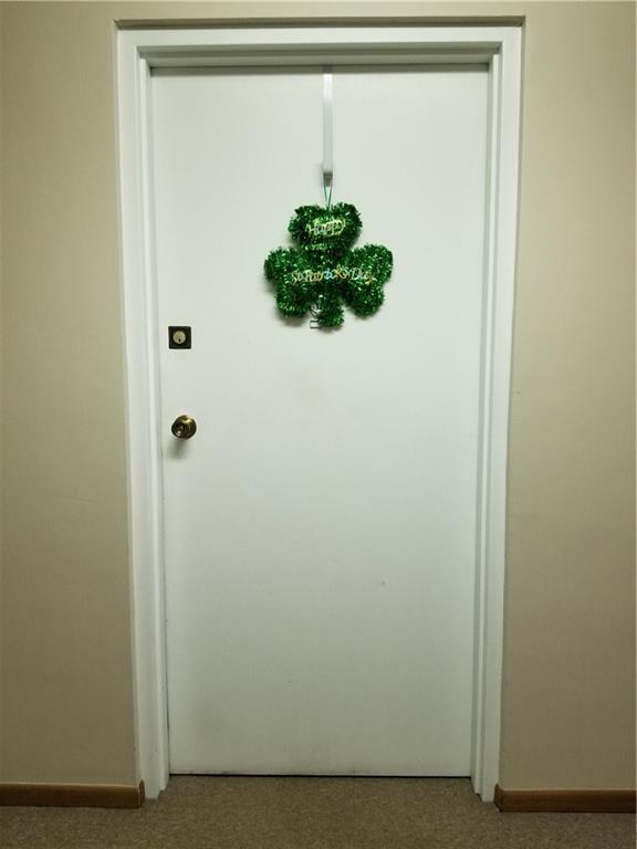 220 Coraopolis Road, Unit E12 Coraopolis, PA 15108 - Photo 3 of 17 Gallery Image 3