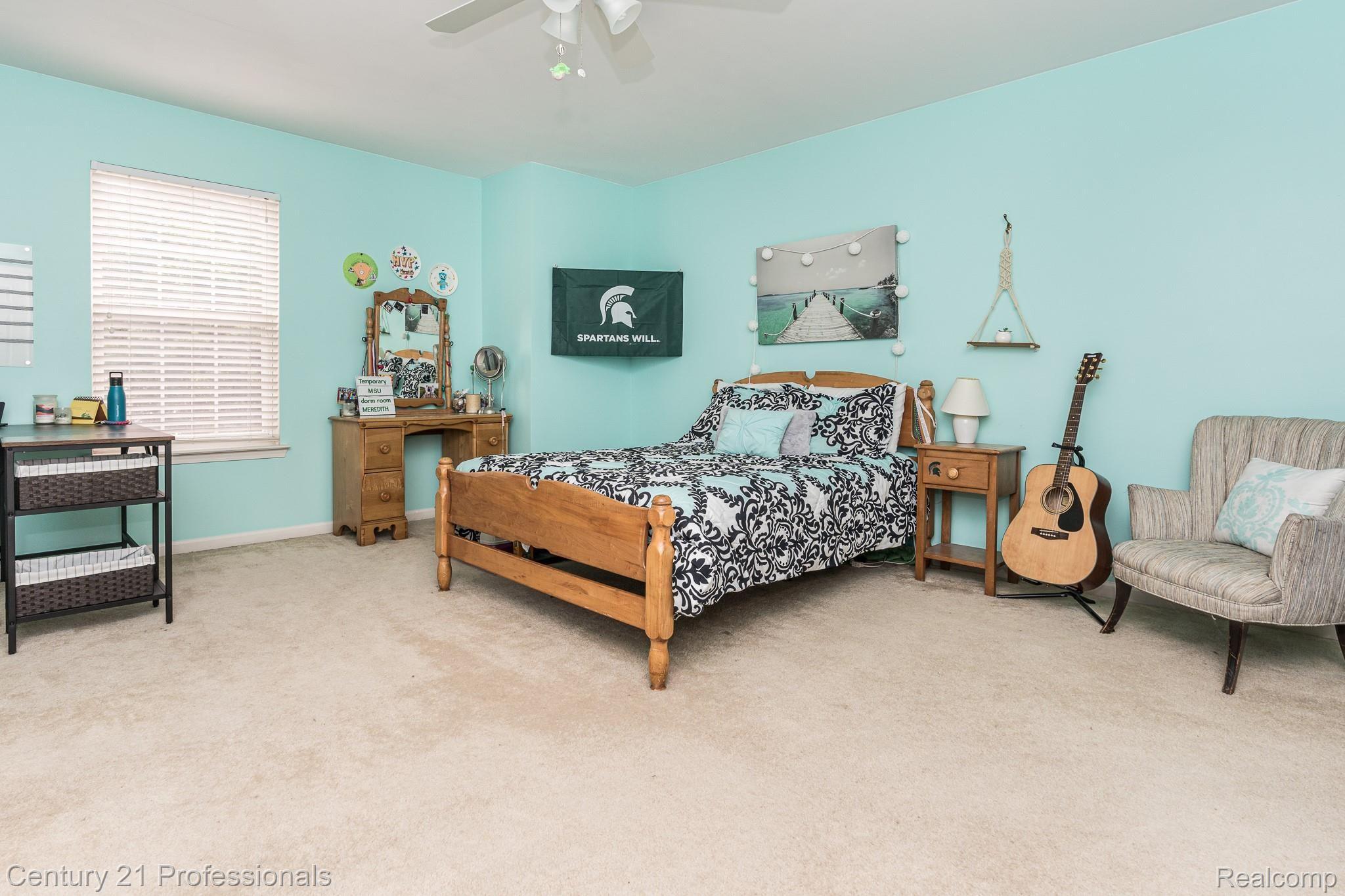 663 West Bluff Court Rochester, MI 48307 - Photo 20 of 38 663 W Bluff MLS-W023.jpg