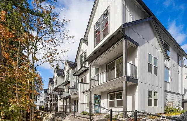 $949,990 | 9016 Northeast 203rd Street, Unit B, Bothell, WA 98011