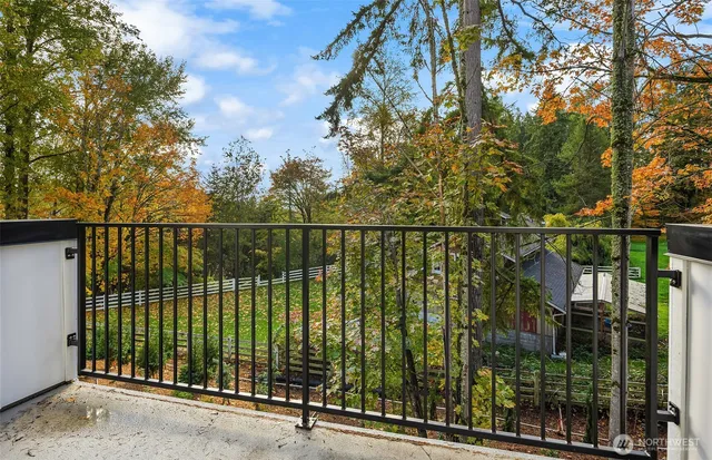 $949,990 | 9016 Northeast 203rd Street, Unit B, Bothell, WA 98011