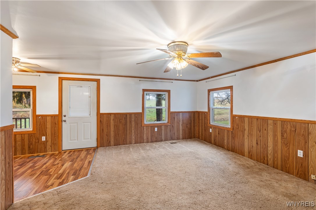5082 Poplar Tree Road Wethersfield, NY 14024 - Photo 15 of 41 Living Room