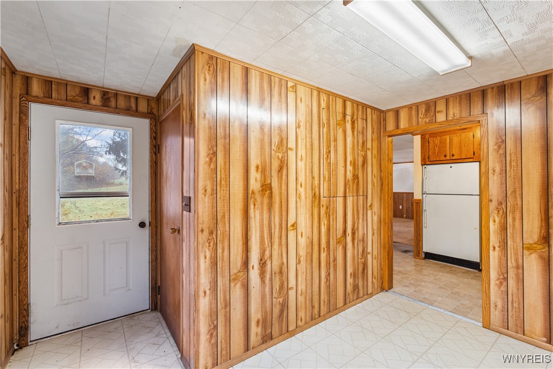 5082 Poplar Tree Road Wethersfield, NY 14024 - Photo 24 of 41 Laundry area