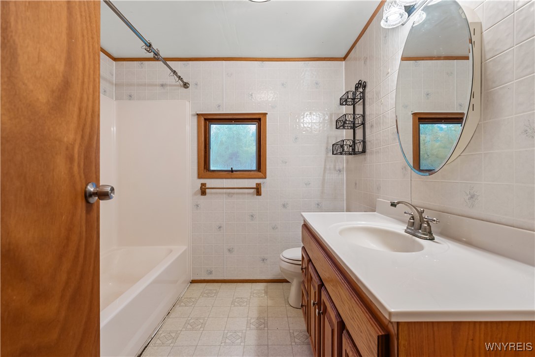 5082 Poplar Tree Road Wethersfield, NY 14024 - Photo 26 of 41 Full Bath