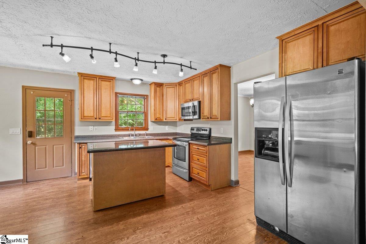 104 Brandon Court Simpsonville, SC 29681 - Photo 7 of 20