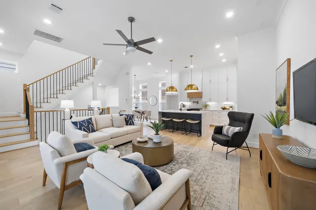 $545,000 | 923 Fisher Street, Unit B, Houston, TX 77018