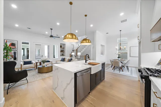 $545,000 | 923 Fisher Street, Unit B, Houston, TX 77018