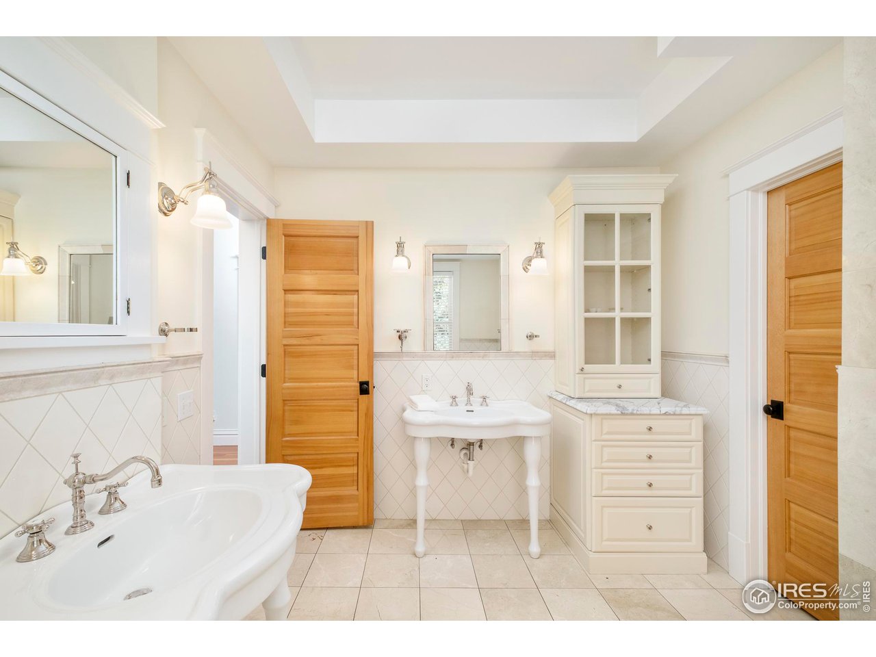 720 Mapleton Avenue Boulder, CO 80302 - Photo 26 of 40 Large primary bathroom with timeless style...