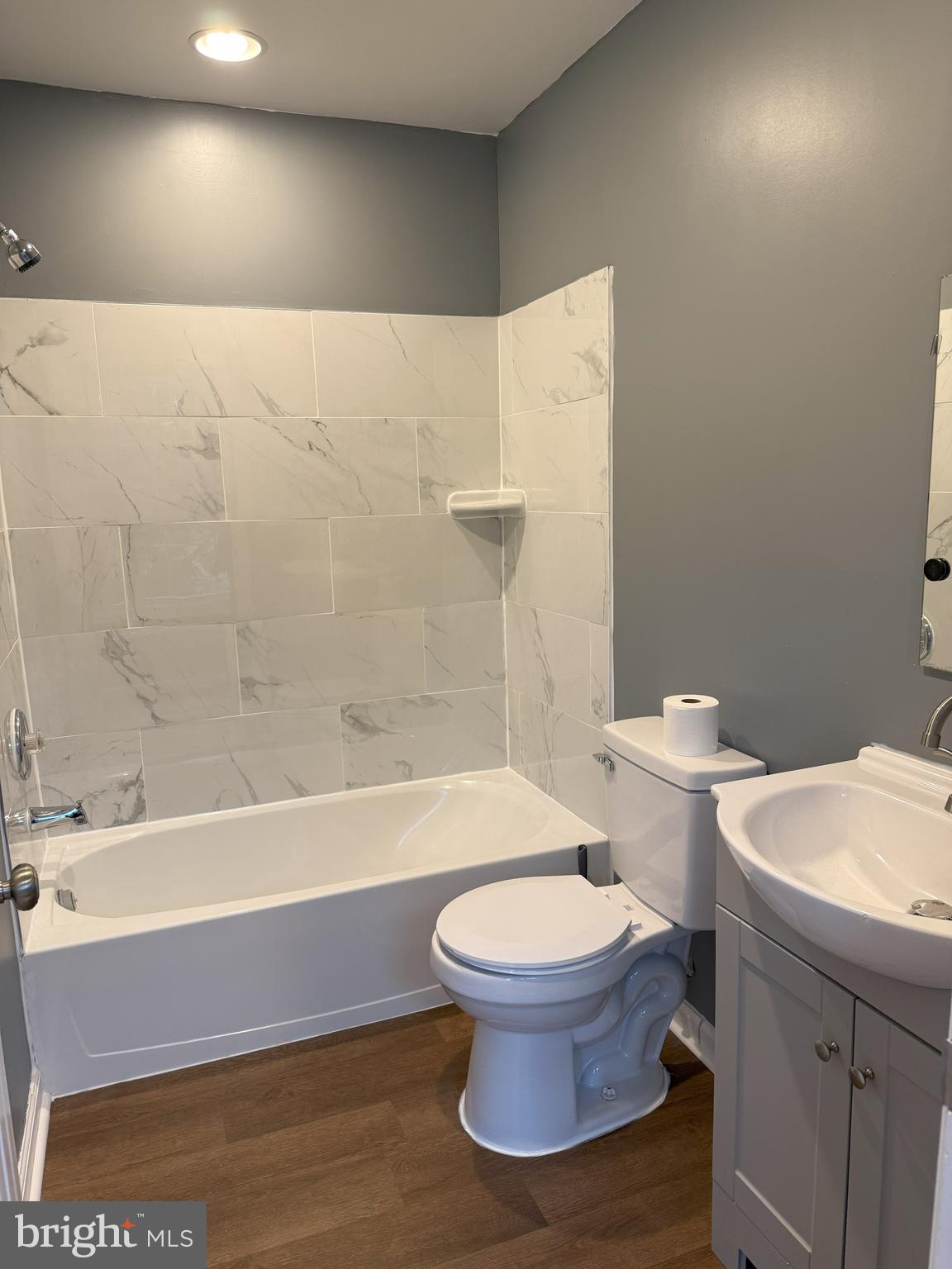 722 Hartwood Road Fredericksburg, VA 22406 - Photo 10 of 28 a bathroom with a sink a toilet and a bathtub