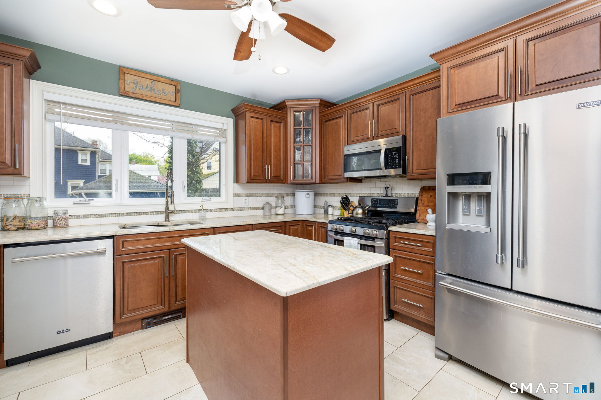 75 Harmon Street Hamden, CT 06517 - Photo 10 of 39