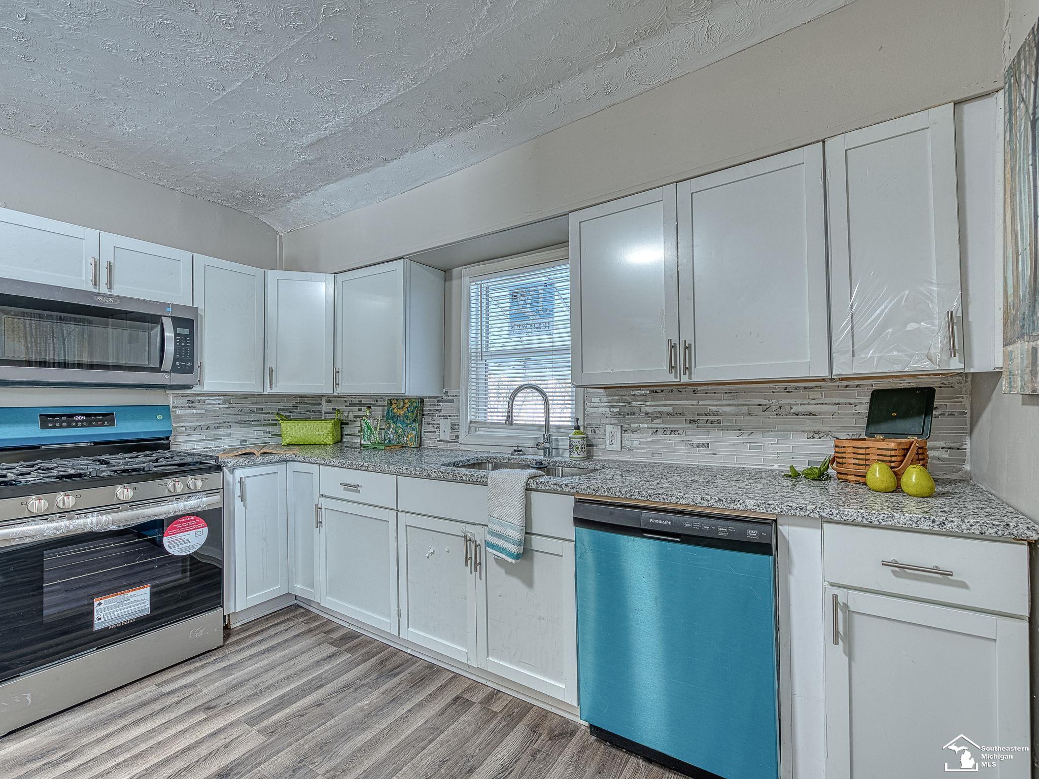 19106 Sylvia Road Romulus, MI 48174 - Photo 10 of 29 50174909-8adc571f-5f51-436e-835e-3f7aa082ec3e.JPG