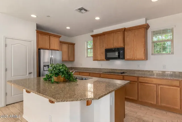 $2,975 | 4754 East Tierra Buena Lane, Phoenix, AZ 85032