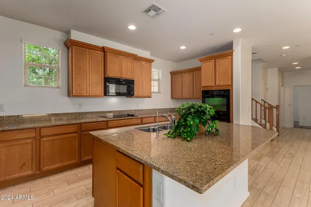 $2,975 | 4754 East Tierra Buena Lane, Phoenix, AZ 85032