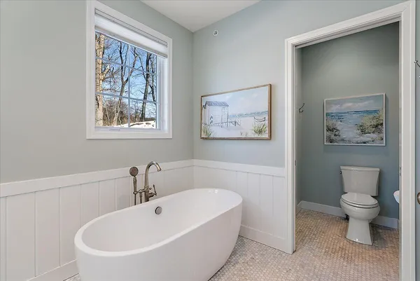 $2,599,000 | 690 Dunegrass Cir Drive, Saugatuck, MI 49453