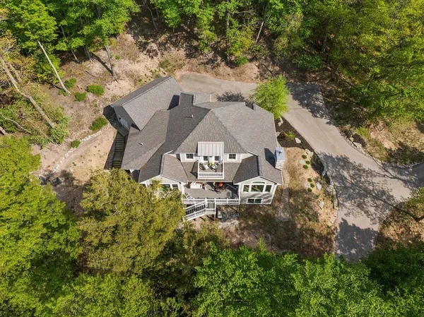 $2,599,000 | 690 Dunegrass Cir Drive, Saugatuck, MI 49453