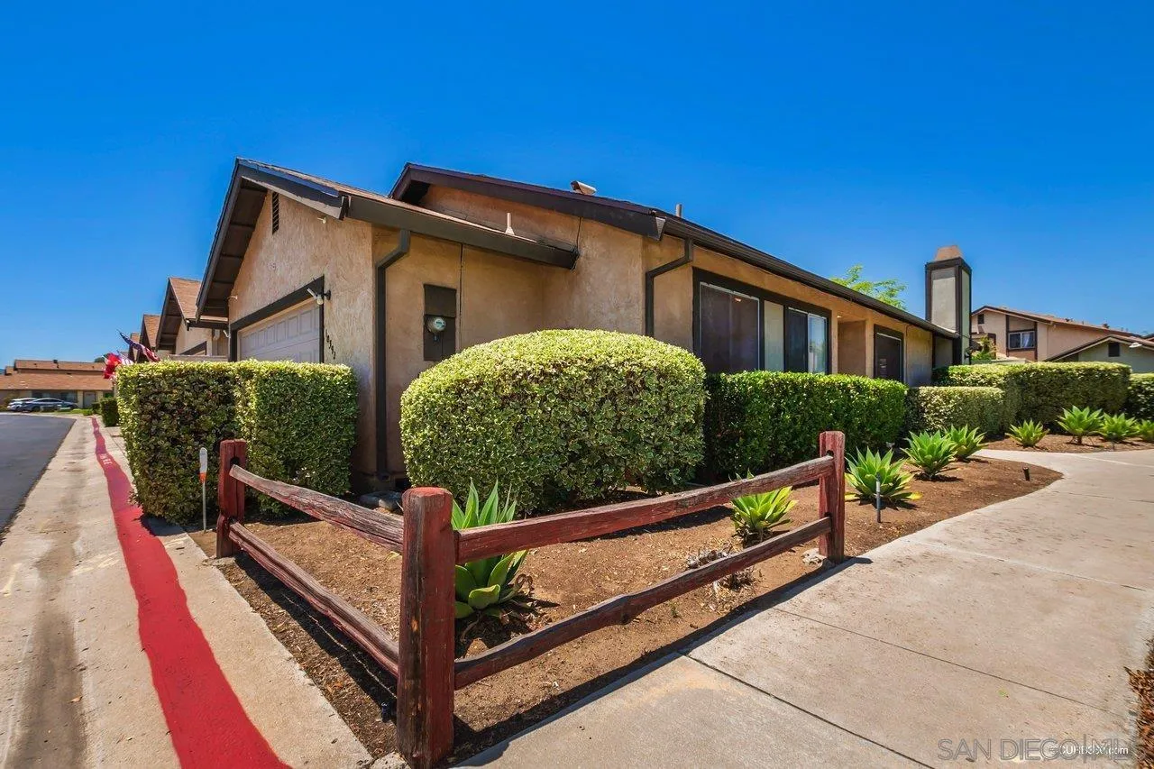10392 Rochelle Avenue Santee, CA 92071 - Photo 2 of 20 Gallery Image 2